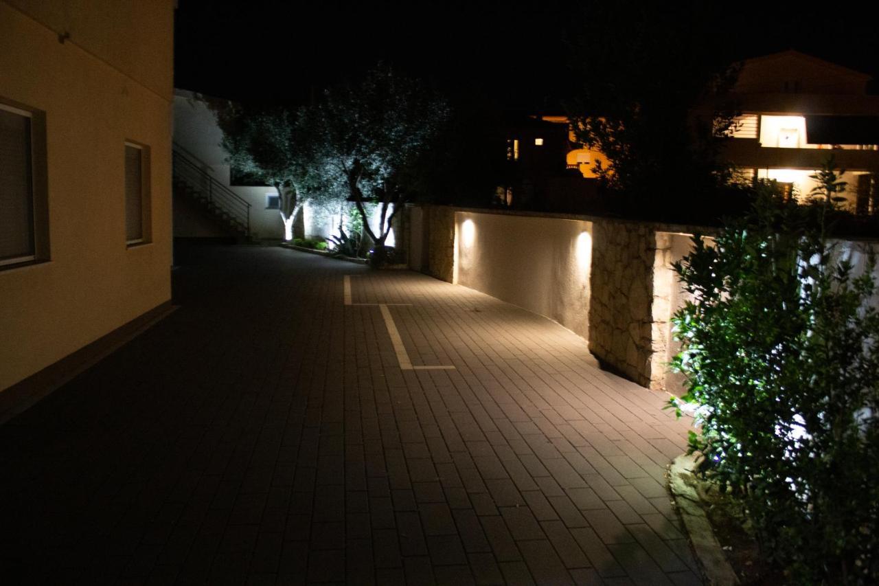 Apartments Villa Jelena Vodice Exterior photo