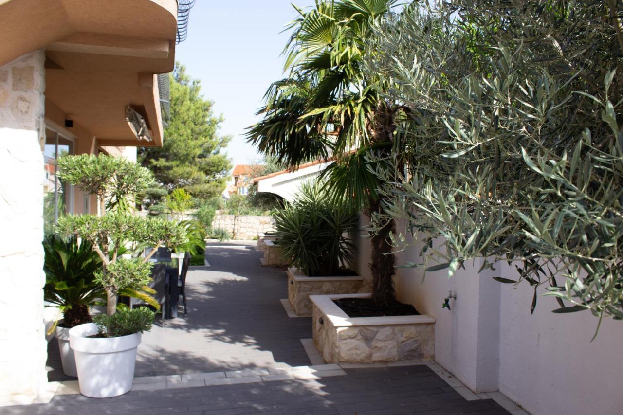 Apartments Villa Jelena Vodice Exterior photo