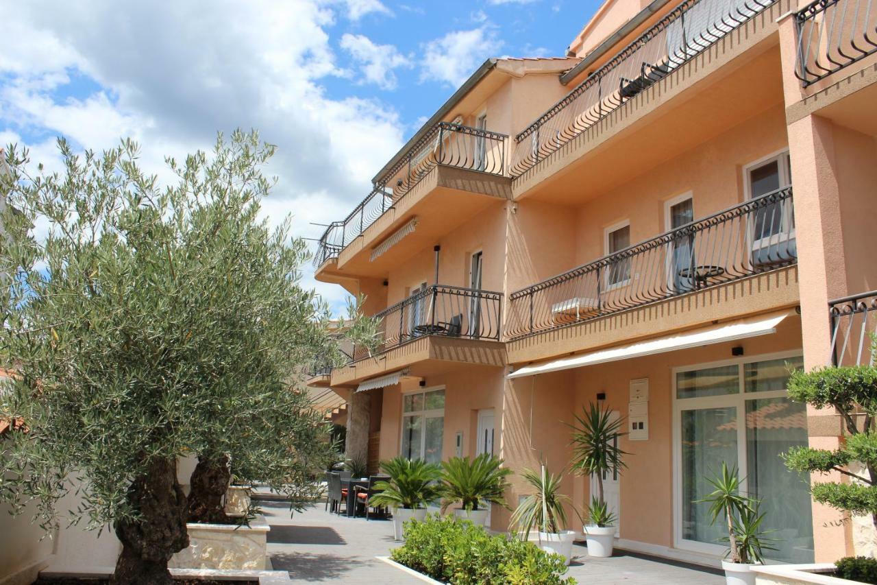 Apartments Villa Jelena Vodice Exterior photo